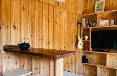 Cabin, terrace and enclosed garden - Photo 2