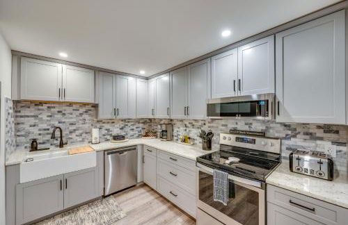 Spacious Bartlett Condo with Balconies and Pool! - Photo 8