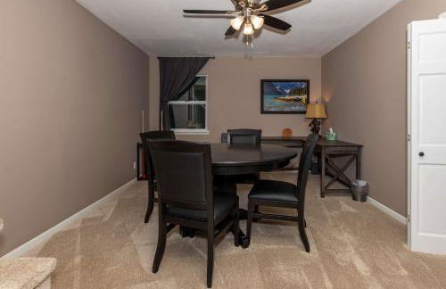 Lakefront Family Home Private Dock with Huge Views - Foto 34