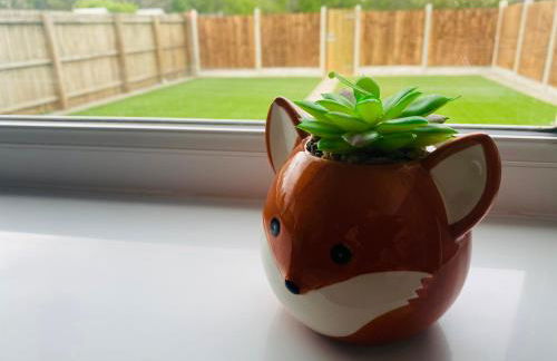 Modern Family Home with Off-Road Parking - Foto 12