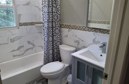 Two-Bedroom Home Private Parking 25 min to NYC - Foto 4