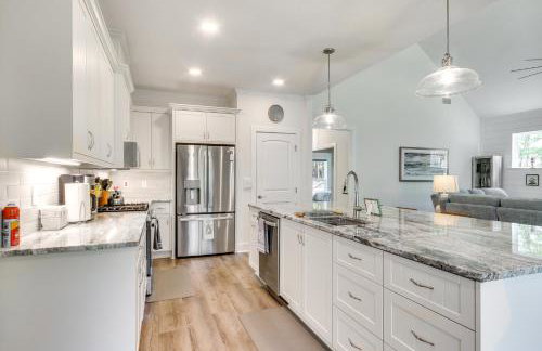 Lakefront McCormick Retreat with Patio and Views - Foto 9