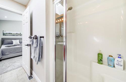 Private Pond and Indoor Pool Grand Arlington Villa! - Foto 27