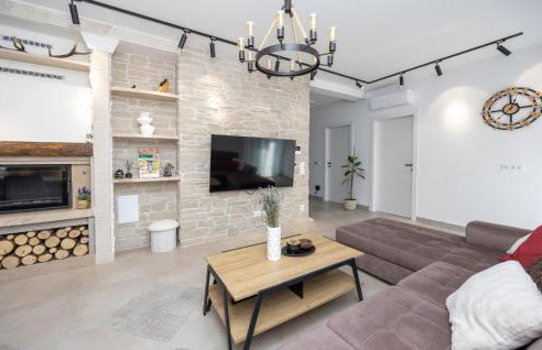 Lovely Home In Ostrvica - Photo 24