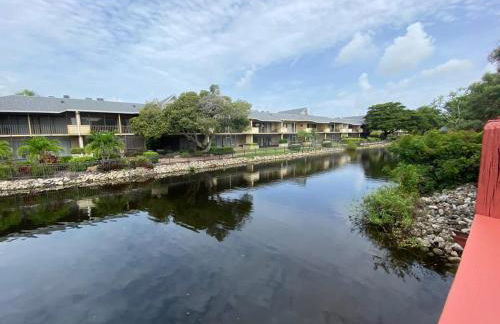 Park Shore Resort - Pool & Bar Close to Beach - Foto 18