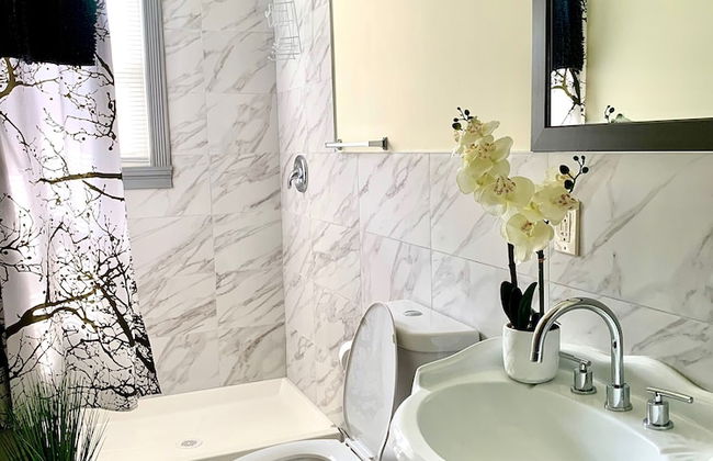 The Iron Scow - With Private Yard & Parking, Near Falls & Casino by Niagara Hospitality - Foto 16