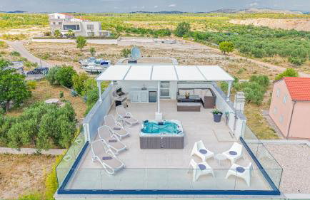 VILA VASILJ dein eigener Pool oder dein eigener Whirlpool mit Aussicht, dein Urlaub, deine Privatsphäre, deine Wahl - Photo 18