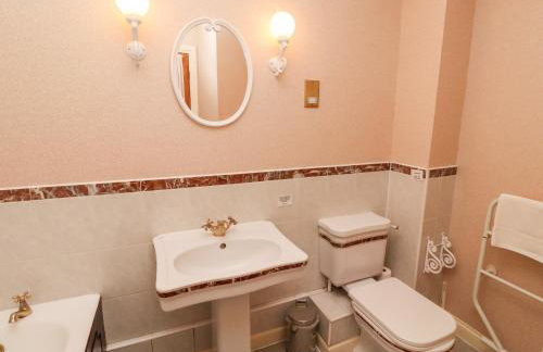 Honeysuckle - Photo 22