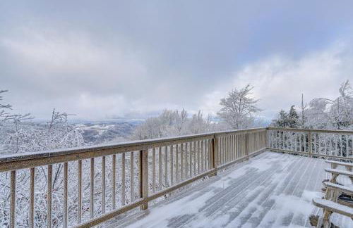 2 Mi to Ski Resort Beech Mtn Home with Fire Pit! - Foto 1