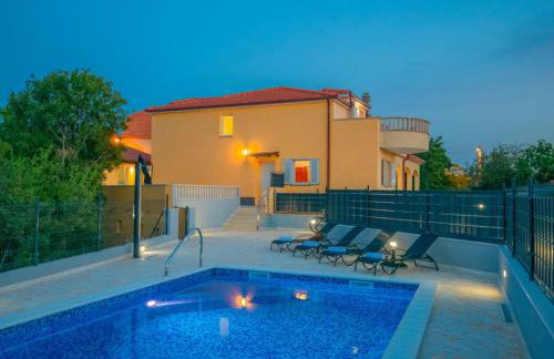 Holiday Home Villa Mile mit beheiztem Pool- Grill und Terrasse by Interhome - Foto 26