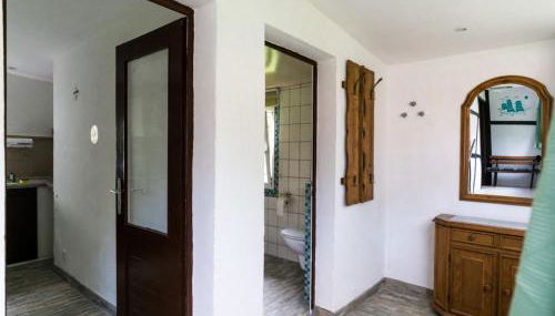 Family-Friendly Home with Garden - Foto 4