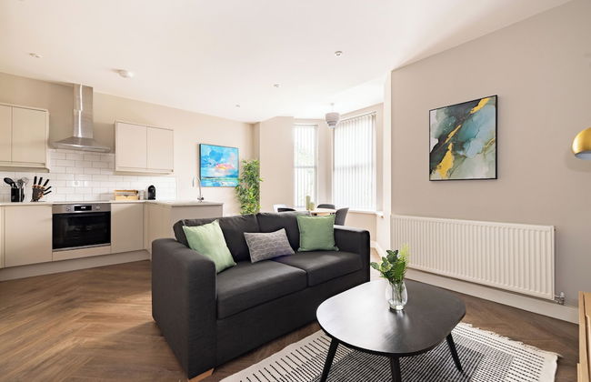 Plymouth by Charles Hope - Foto 14