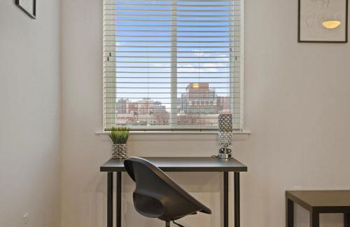 Modern Home 2BR 2BA Free Off-Street Parking & Wifi - Foto 7