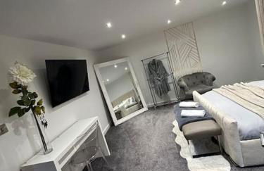 Secret Cabin Getaway - Photo 3