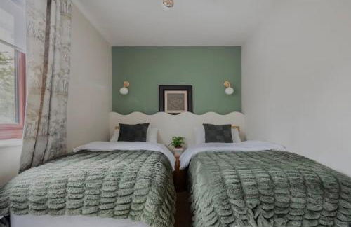 Spring Stays Cosy 2-Bed Residence with Free Parking - Foto 10