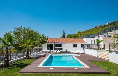 Villa Florinda with Pool and Prime Location near Split - Photo 3