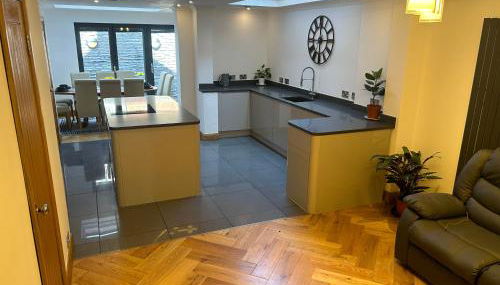 Entire Seaside Home 6 Private BedRooms Sleeps 10,4 Minute Walk To Station - Foto 2