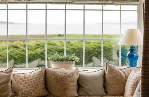 Beautiful spacious old schoolhouse with stunning sea views and beach nearby - Foto 1