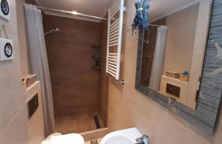 Blue Pastel-cliffside villa, shared pool, wild sandy beach nearby - Foto 19