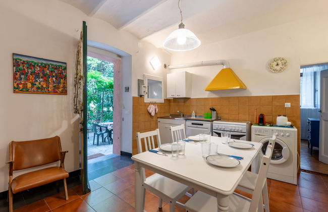 1 bedroom Apartment in Albisola Superiore with garden - Photo 8