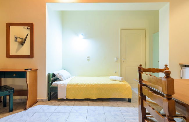 Regina Apartments - Photo 14