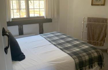 Lovely Two Bedroom Town House - Minimum 2 Night Stay - Foto 7