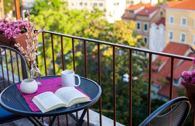 Royal View Apartment - Photo 16