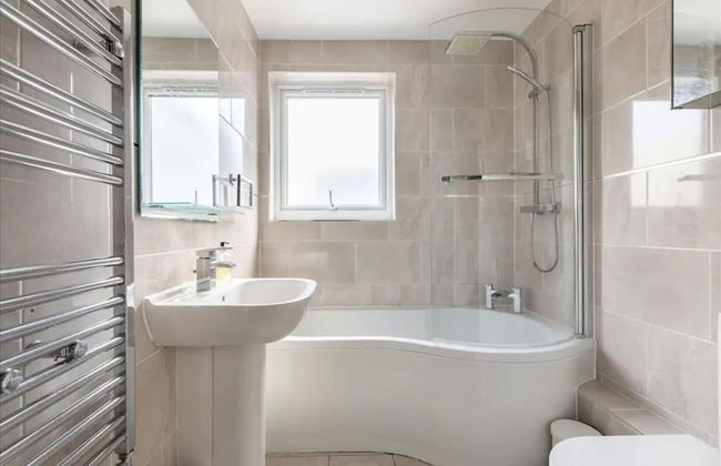 Spacious 1 bed Apartment With Parking & Balcony! - Foto 10