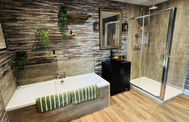 The Galloway Steading: Countryside Family Retreat with Sauna and Hot tub - Foto 31