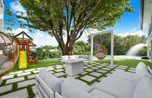 The World's Mansion - Game Room, 9 Bedrooms, HtdPool, Mini Golf, BBQ - Foto 16