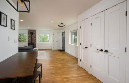 Hot Tub + Views | Cozy Retreat - Foto 29