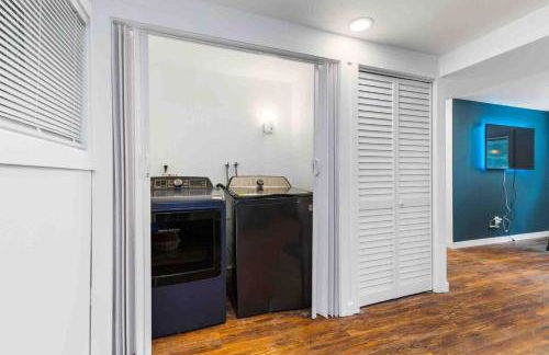 Luxury Living - Kirkland Stylish Home - Prime Spot - Photo 4