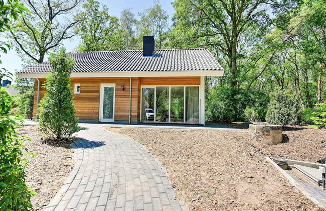 House in Reutum With Jacuzzi & Forest View - Photo 31