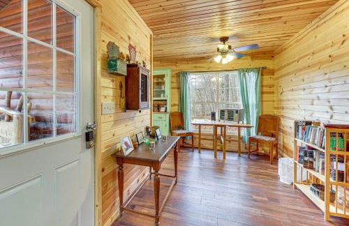 Greenbrier River On-Site! Modern-Rustic Log Cabin - Foto 9