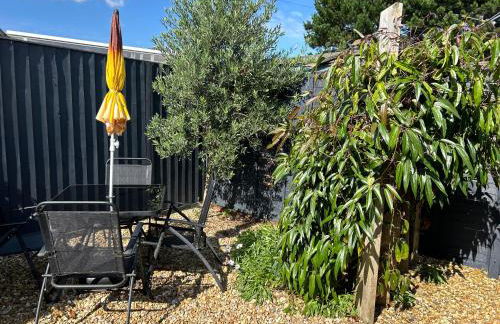 The Bolthole - Photo 8