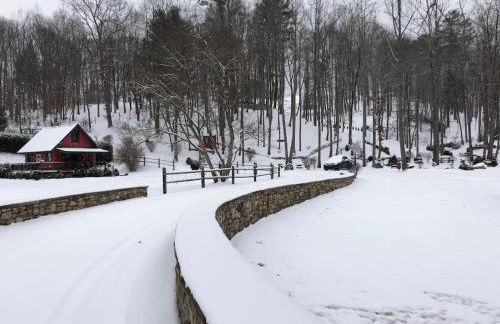 Fairytale: Hot Tub & Trout Stream & Petting Zoo? - Foto 6