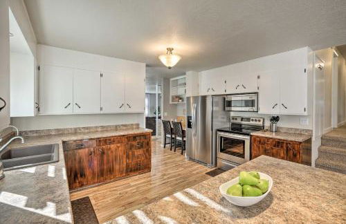 Sioux Center Split-Level Home with Game Room! - Photo 2