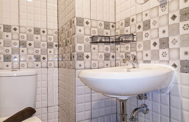 Luxurious Studio At De Prima Apartment - Photo 17