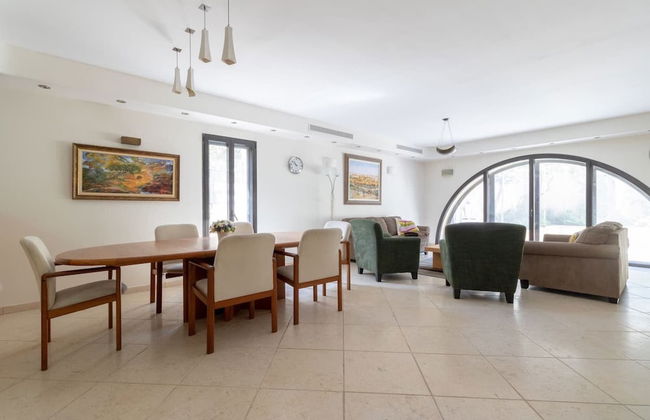 Family Apt & Garden in David's Village by FeelHome - Foto 21