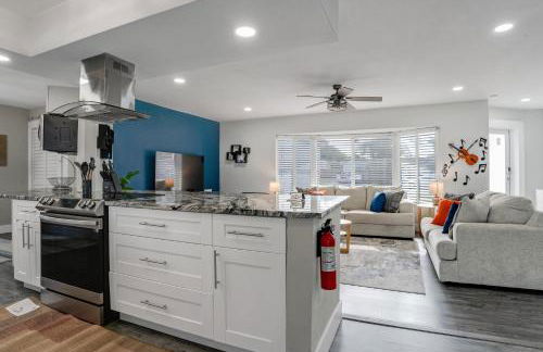 Luxe by Jenn - 3BR Retreat with Heated Pool - Photo 20