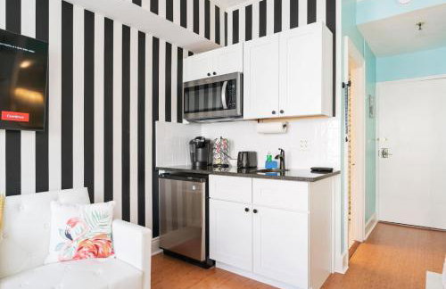 The Flamingo Flat | Steps to Beach + Heated Pool - Foto 4