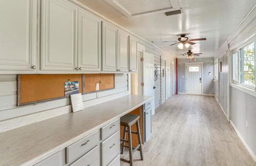 Families Welcome! Historical Hideaway in Palmetto - Foto 12