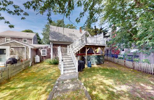 Provincetown Bliss - Photo 17