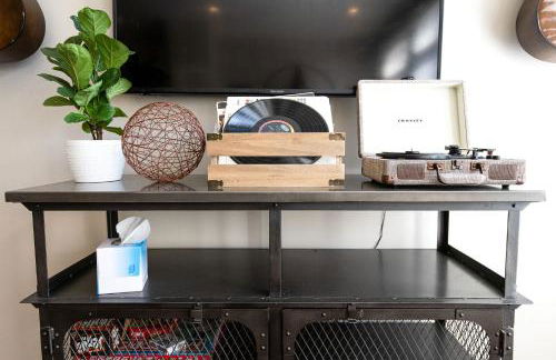 The Celebrity - Minutes to Broadway with a Balcony - Foto 20