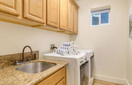 Sunset Serenity by Avantstay Rooftop w/ Hot Tub & Fire Pit, 3 Blocks to Beach! - Foto 61