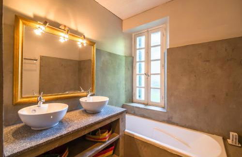 Stone House St Denis with Pool & Views - Foto 22