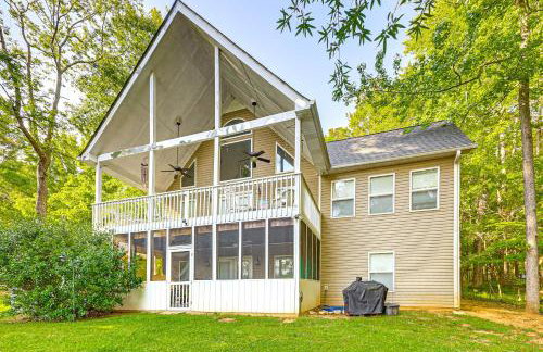 Remote Escape Lake Home with Dock in Sparta! - Foto 37