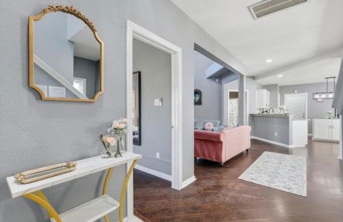 Parisian-Inspired 5-BD w Pool Playground Cinema - Foto 9