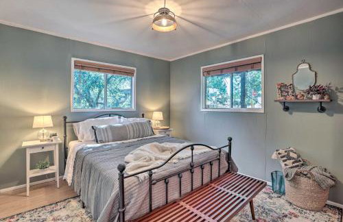 Modern and Unique Cabin with Deck by Lake Gregory! - Foto 8