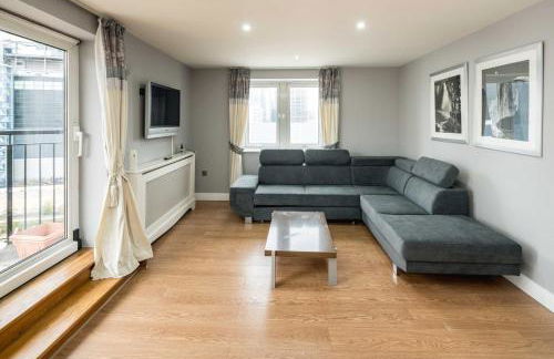 2BD Riverside Views and Comfort - Foto 9